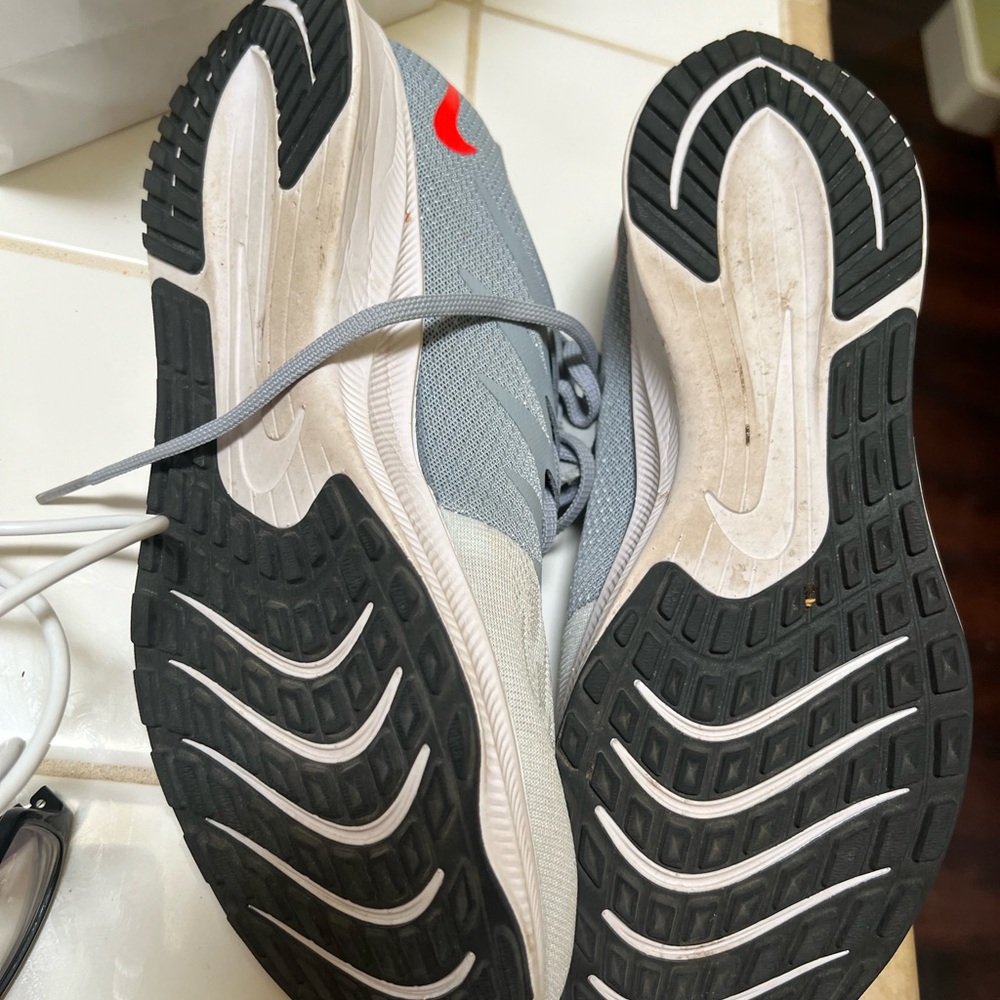 Nikes - Picture 3 of 3